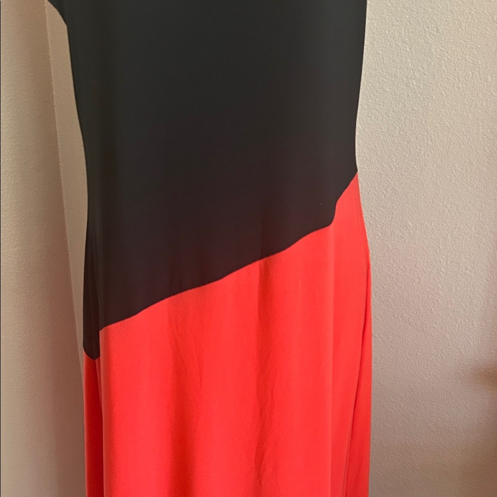 Elegant Asymmetrical Black and Red Maxi Dress - Picture 5 of 13